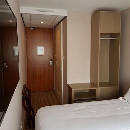 Hotel New Century 3*