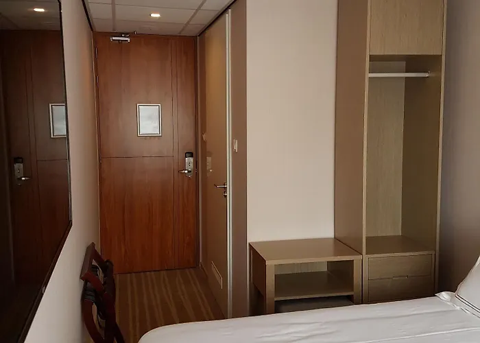 Hotel New Century 3*